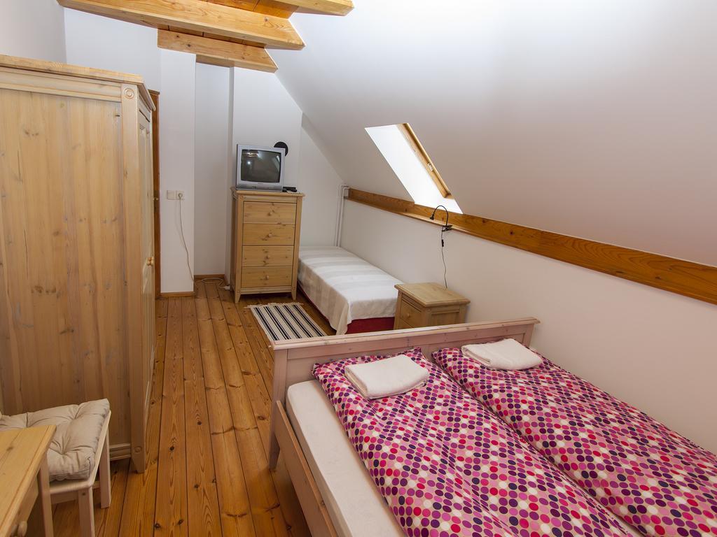 Amadeus Vendeghaz Otel Estergon Oda fotoğraf